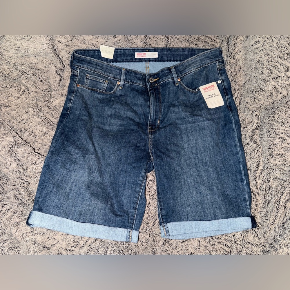 Levi's Signature Mid Rise Bermuda Shorts Super Stretch Levi Strauss 16 W33